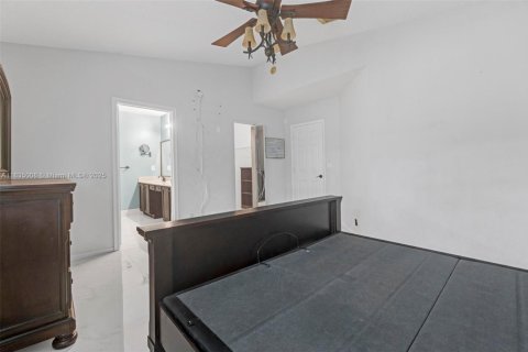 Townhouse in Lake Worth, Florida 4 bedrooms, 151.24 sq.m. № 1838635 - photo 20
