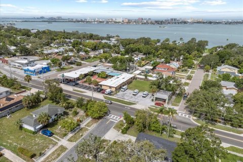 Снять в аренду виллу или дом в Клируотер, Флорида 8 комнат, 119.1м2, № 2117406 - фото 20