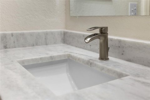Condo in Tampa, Florida, 2 bedrooms  № 1721932 - photo 22