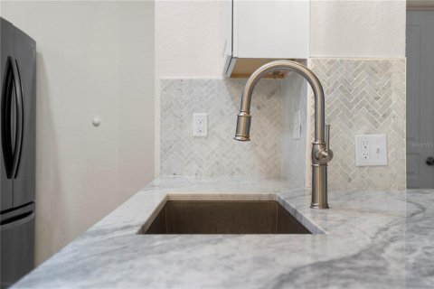 Condo in Tampa, Florida, 2 bedrooms  № 1721932 - photo 8
