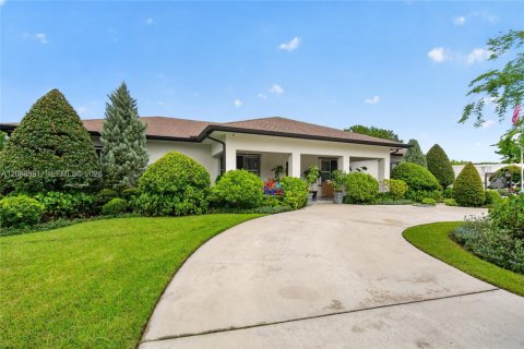 Casa en venta en Homestead, Florida, 4 dormitorios, 269.04 m2 № 2365117 - foto 3