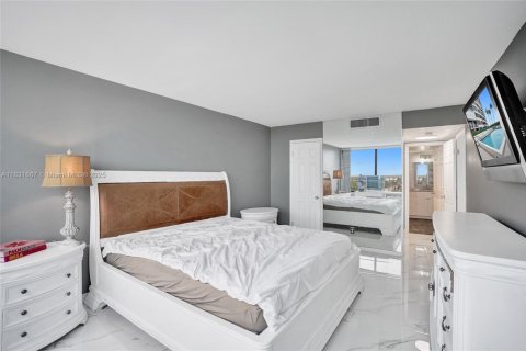 Condo in South Palm Beach, Florida, 2 bedrooms  № 1819701 - photo 17
