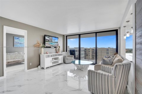 Condo in South Palm Beach, Florida, 2 bedrooms  № 1819701 - photo 6