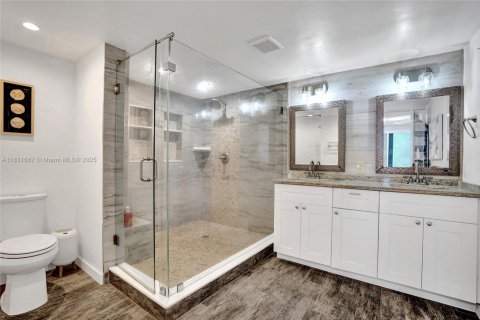 Condo in South Palm Beach, Florida, 2 bedrooms  № 1819701 - photo 21