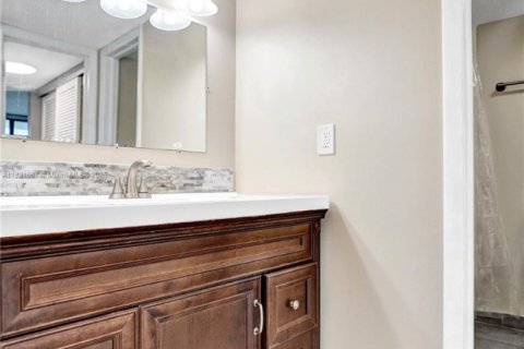 Condo in South Palm Beach, Florida, 2 bedrooms  № 1819701 - photo 26