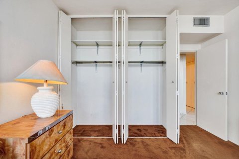 Condo in Miami Beach, Florida, 3 bedrooms  № 2084400 - photo 27