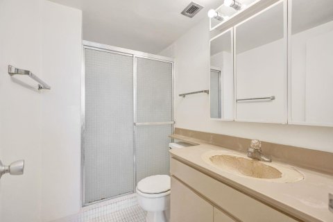 Condo in Miami Beach, Florida, 3 bedrooms  № 2084400 - photo 24