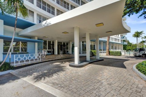 Condo in Miami Beach, Florida, 3 bedrooms  № 2084400 - photo 9