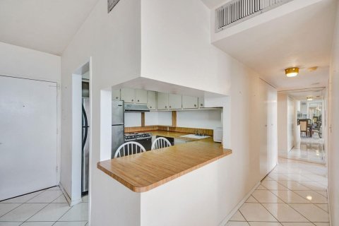 Condo in Miami Beach, Florida, 3 bedrooms  № 2084400 - photo 20