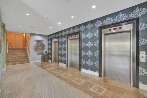 Condo in Miami Beach, Florida, 3 bedrooms  № 2084400 - photo 10