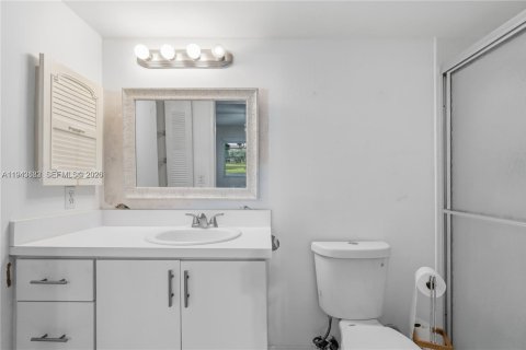 Снять в аренду кондоминиум в Пемброк-Пайнс, Флорида 2 спальни, 96.99м2, № 2000558 - фото 19