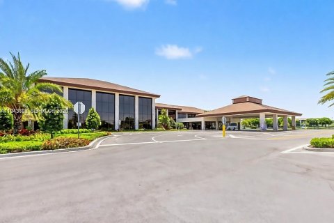 Снять в аренду кондоминиум в Пемброк-Пайнс, Флорида 2 спальни, 96.99м2, № 2000558 - фото 30