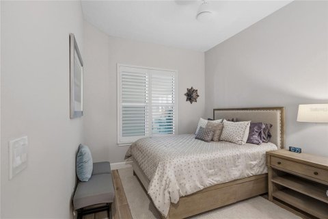 Condo in New Smyrna Beach, Florida, 3 bedrooms № 2232630 - photo 4