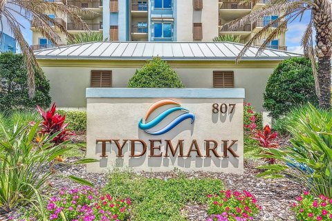 Condo in New Smyrna Beach, Florida, 3 bedrooms № 2232630 - photo 2