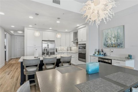 Condo in New Smyrna Beach, Florida, 3 bedrooms № 2232630 - photo 13