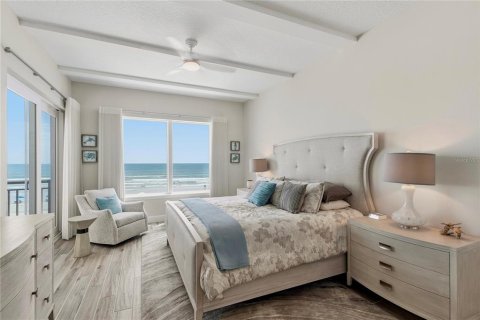 Condo in New Smyrna Beach, Florida, 3 bedrooms № 2232630 - photo 18