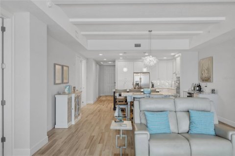 Condo in New Smyrna Beach, Florida, 3 bedrooms № 2232630 - photo 17