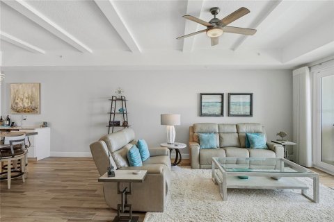 Condo in New Smyrna Beach, Florida, 3 bedrooms № 2232630 - photo 15