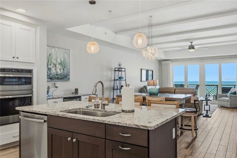 Condo in New Smyrna Beach, Florida, 3 bedrooms № 2232630 - photo 10
