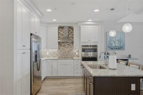 Condo in New Smyrna Beach, Florida, 3 bedrooms № 2232630 - photo 9
