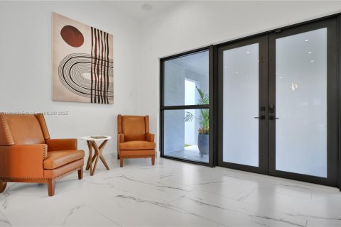 House in Naples, Florida 3 bedrooms, 176.51 sq.m. № 1775334 - photo 16