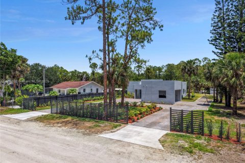 House in Naples, Florida 3 bedrooms, 176.51 sq.m. № 1775334 - photo 4