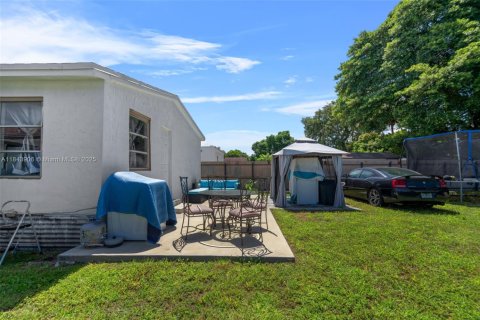 Casa en venta en Miami, Florida, 2 dormitorios, 50.17 m2 № 1842657 - foto 22