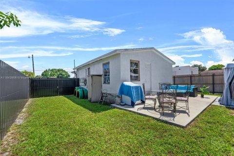 Casa en venta en Miami, Florida, 2 dormitorios, 50.17 m2 № 1842657 - foto 23
