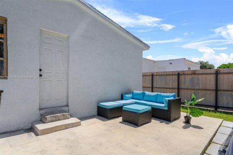 Casa en venta en Miami, Florida, 2 dormitorios, 50.17 m2 № 1842657 - foto 20