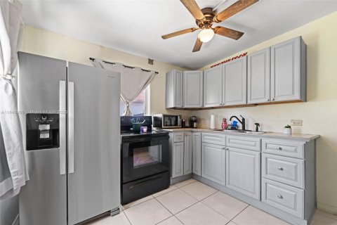 Casa en venta en Miami, Florida, 2 dormitorios, 50.17 m2 № 1842657 - foto 17