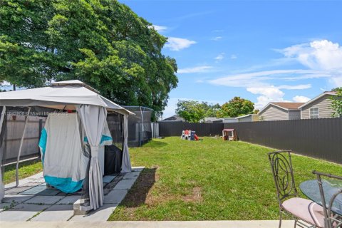 Casa en venta en Miami, Florida, 2 dormitorios, 50.17 m2 № 1842657 - foto 18