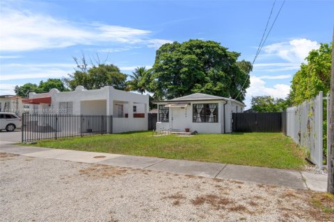 Casa en venta en Miami, Florida, 2 dormitorios, 50.17 m2 № 1842657 - foto 2