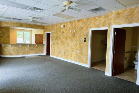 Immobilier commercial à vendre à Lady Lake, Floride: 373.47 m2 № 1747112 - photo 9