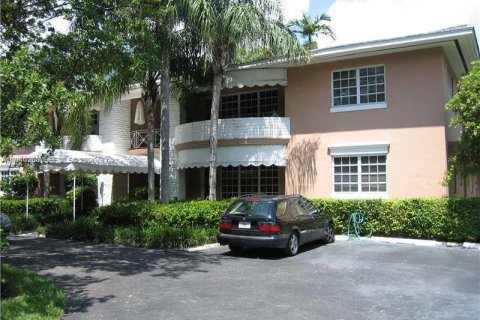 Condominio en alquiler en Bal Harbour, Florida, 2 dormitorios, 103.12 m2 № 2059903 - foto 3