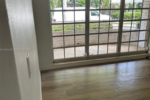 Condominio en alquiler en Bal Harbour, Florida, 2 dormitorios, 103.12 m2 № 2059903 - foto 6