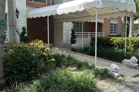 Condominio en Bal Harbour, Florida, 2 dormitorios  № 2059903