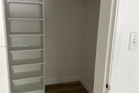 Condominio en alquiler en Bal Harbour, Florida, 2 dormitorios, 103.12 m2 № 2059903 - foto 11