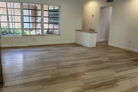 Condominio en alquiler en Bal Harbour, Florida, 2 dormitorios, 103.12 m2 № 2059903 - foto 27