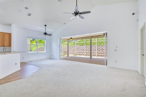 House in Clermont, Florida 3 bedrooms, 158.21 sq.m. № 2237241 - photo 16