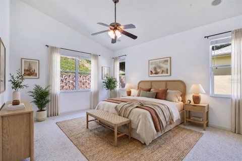 House in Clermont, Florida 3 bedrooms, 158.21 sq.m. № 2237241 - photo 3
