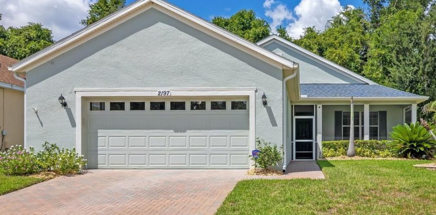 House in Clermont, Florida 3 bedrooms, 158.21 sq.m. № 2237241