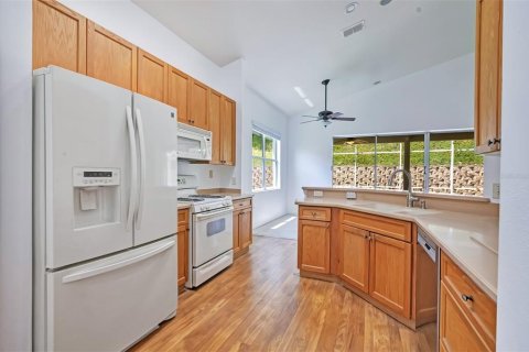 House in Clermont, Florida 3 bedrooms, 158.21 sq.m. № 2237241 - photo 5