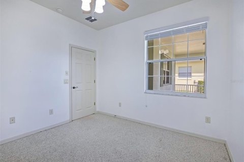 House in Clermont, Florida 3 bedrooms, 158.21 sq.m. № 2237241 - photo 21
