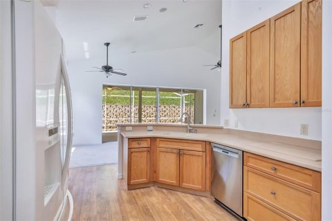 House in Clermont, Florida 3 bedrooms, 158.21 sq.m. № 2237241 - photo 8