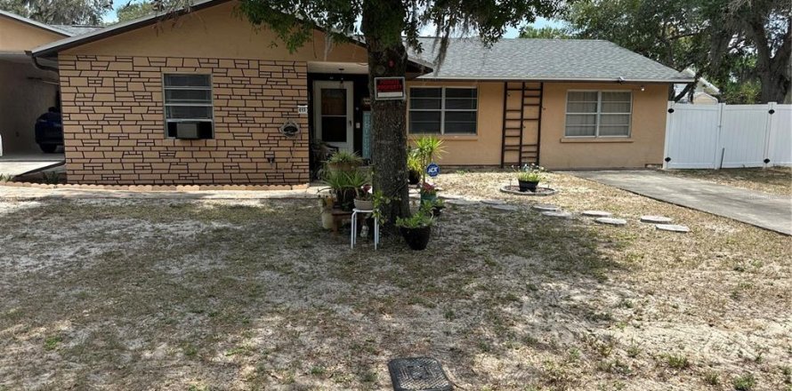 Casa en Avon Park, Florida 5 dormitorios, 156.45 m2 № 1669985