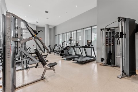 Condo in Miami Beach, Florida, 2 bedrooms № 1925168 - photo 15