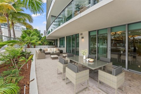 Condo in Miami Beach, Florida, 2 bedrooms № 1925168 - photo 3