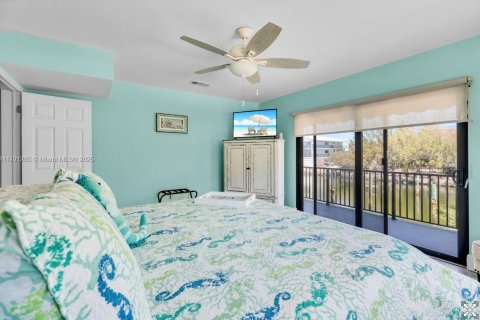 House in Key Largo, Florida 3 bedrooms, 327.02 sq.m. № 1655495 - photo 23