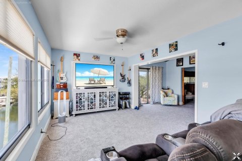 House in Key Largo, Florida 3 bedrooms, 327.02 sq.m. № 1655495 - photo 16