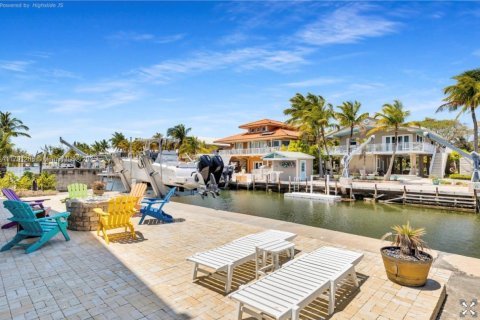 House in Key Largo, Florida 3 bedrooms, 327.02 sq.m. № 1655495 - photo 9